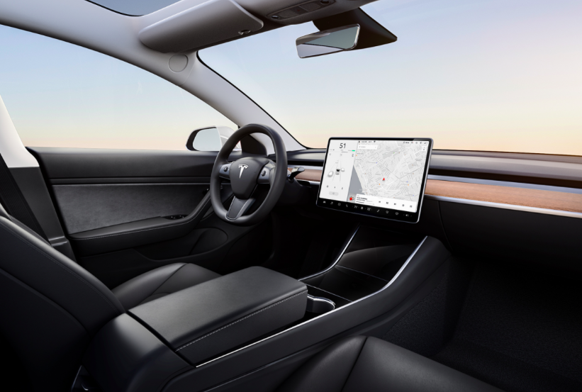 Tesla Model 3 | elektromobil | nové auto skladem | 